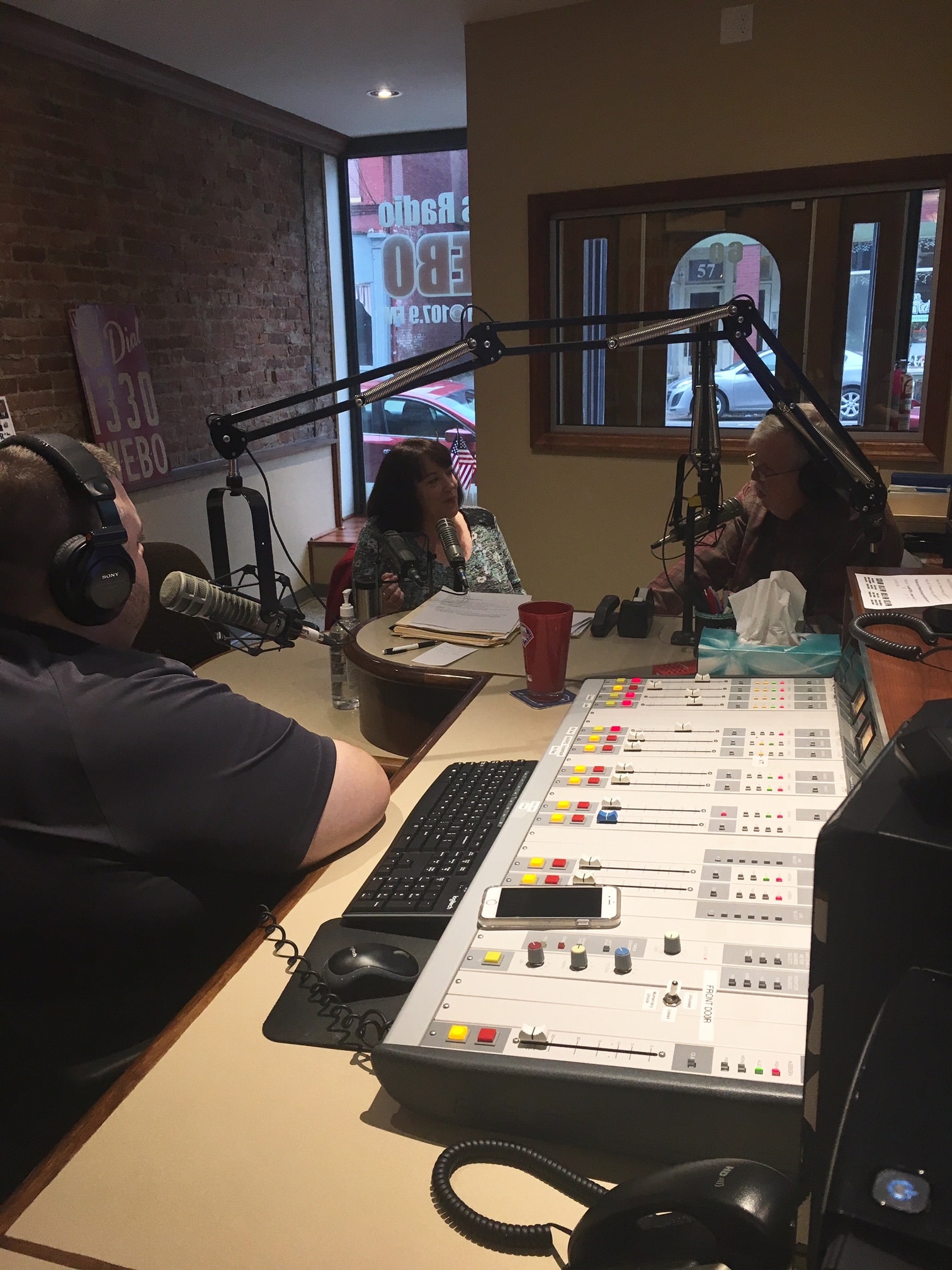 My Girlfriend’s Jewelry Box on WEBO