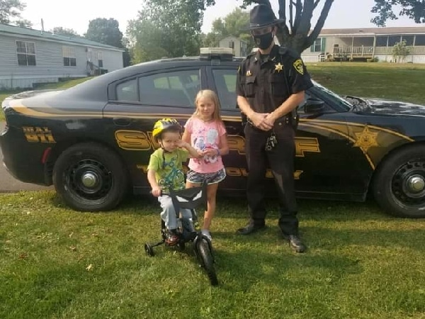 Tioga Deputies Donate New Bike to 4-Year-Old Whose Birthday Bike Was Stolen