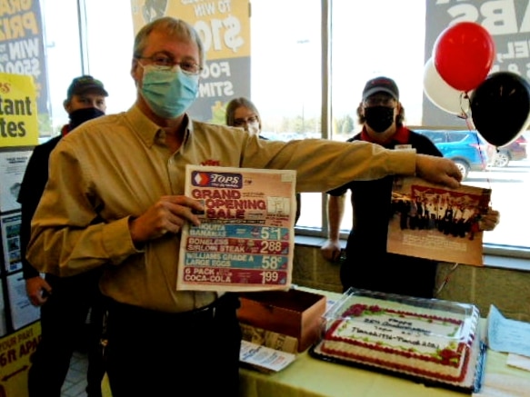 Tops Markets celebrates its 25th anniversary in Sayre with time capsule opening