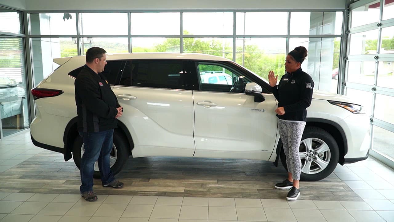 2021 Toyota Highlander at Williams Toyota