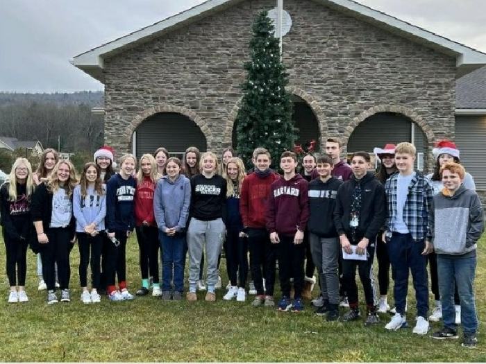 Honor Society and Student Council students in Athens spread holiday cheer