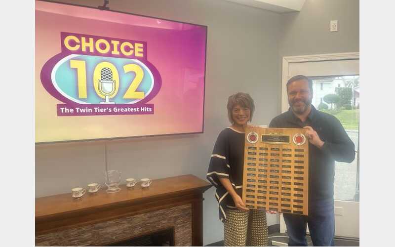 GVCC Executive Director Jan Lee presented with 2023 WAVR & WATS Individual of the Year Award