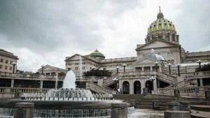 Lawmaker: State should pay loan interest for struggling schools