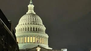 Poll: More voters feeling the impact of federal shutdown