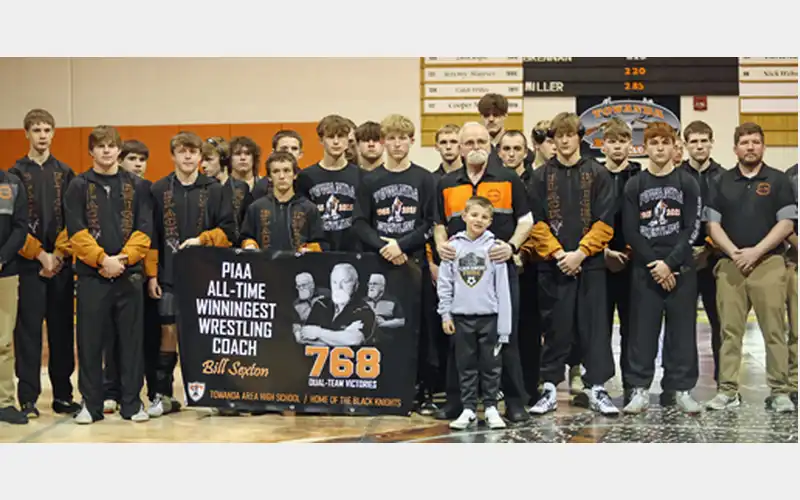 Sexton breaks PIAA wrestling wins record