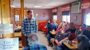 Golden pushes for vote on bill to restore federal union rights