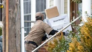 ‘Grinch’ UPS sued over holiday pay for workers