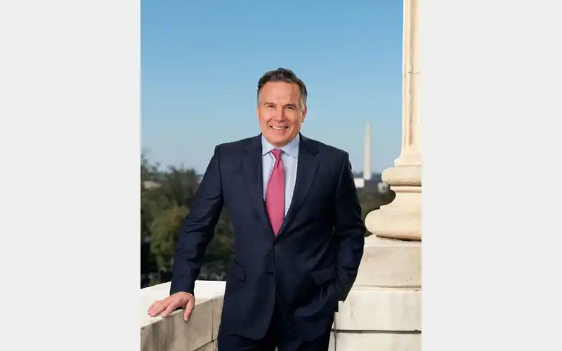 Sen. McCormick visits Guthrie Pulse Center