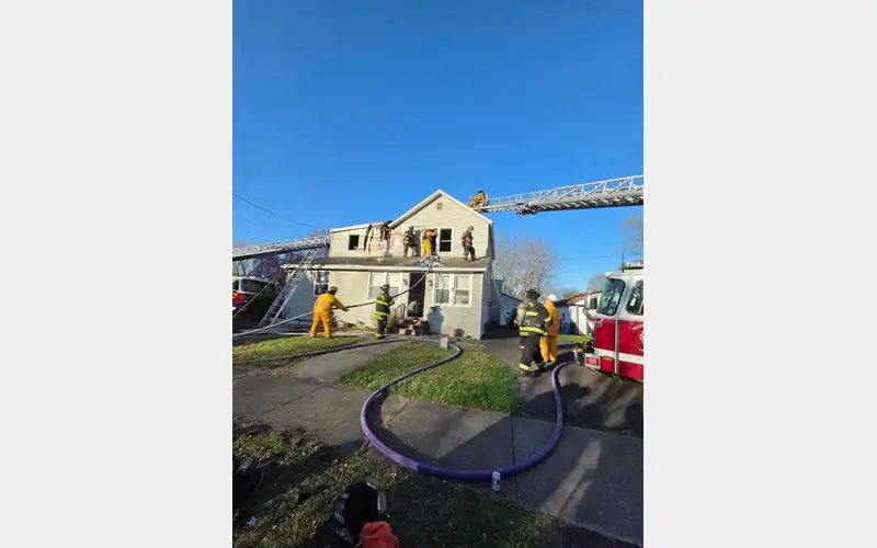 Firefighters battle Waverly house fire
